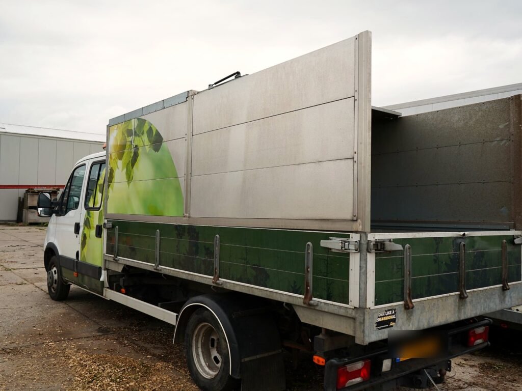 Snipperbus van circa 9 m³ te huur bij De Boom Topper